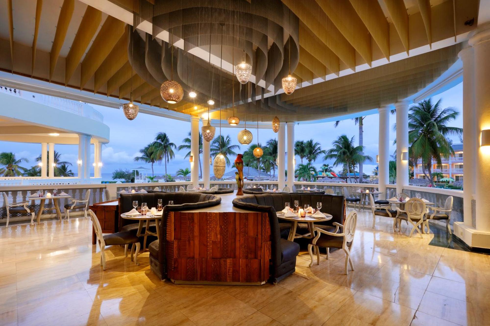The Signature Level At Grand Palladium Lady Hamilton Resort & Spa Лусеа Экстерьер фото