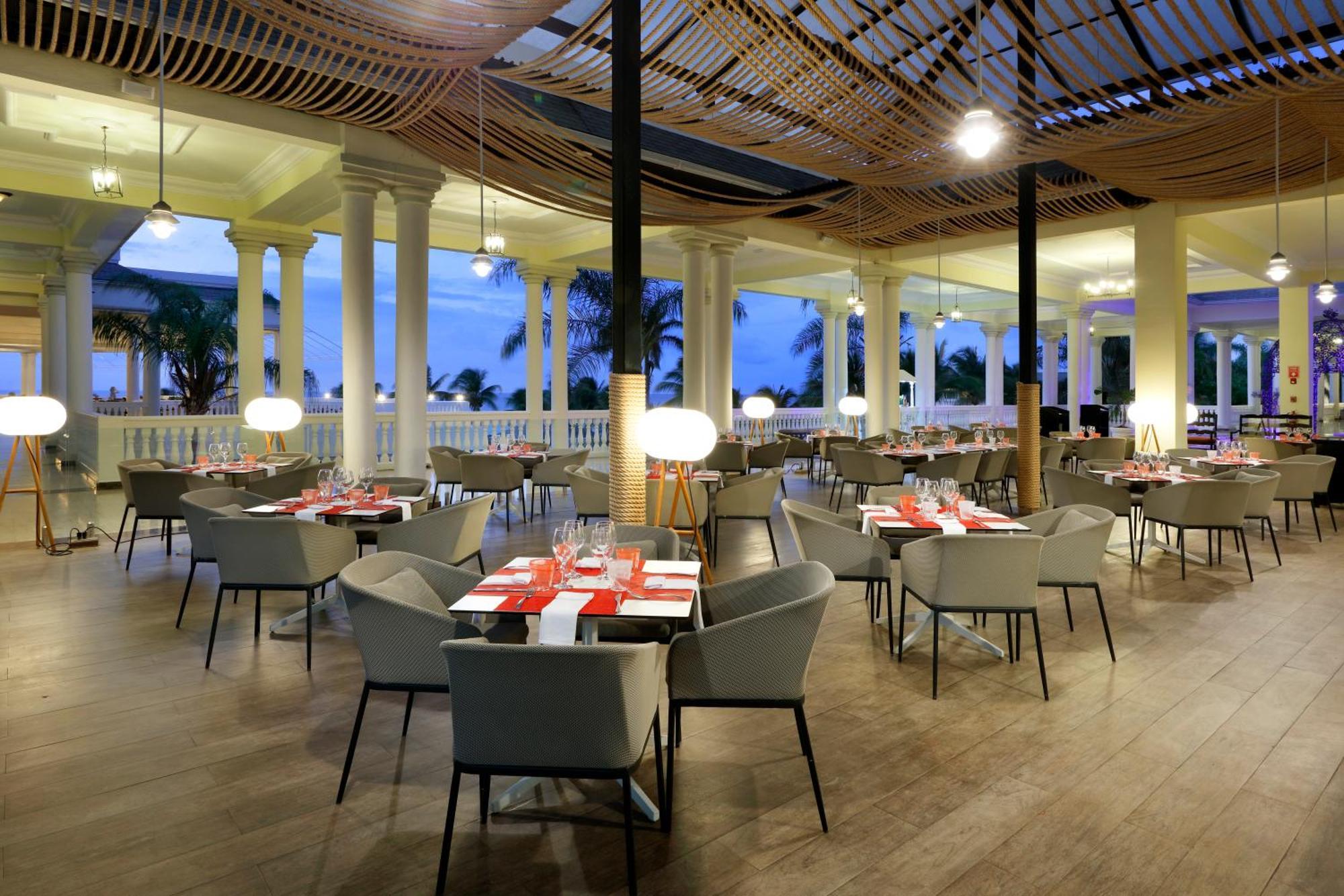 The Signature Level At Grand Palladium Lady Hamilton Resort & Spa Лусеа Экстерьер фото