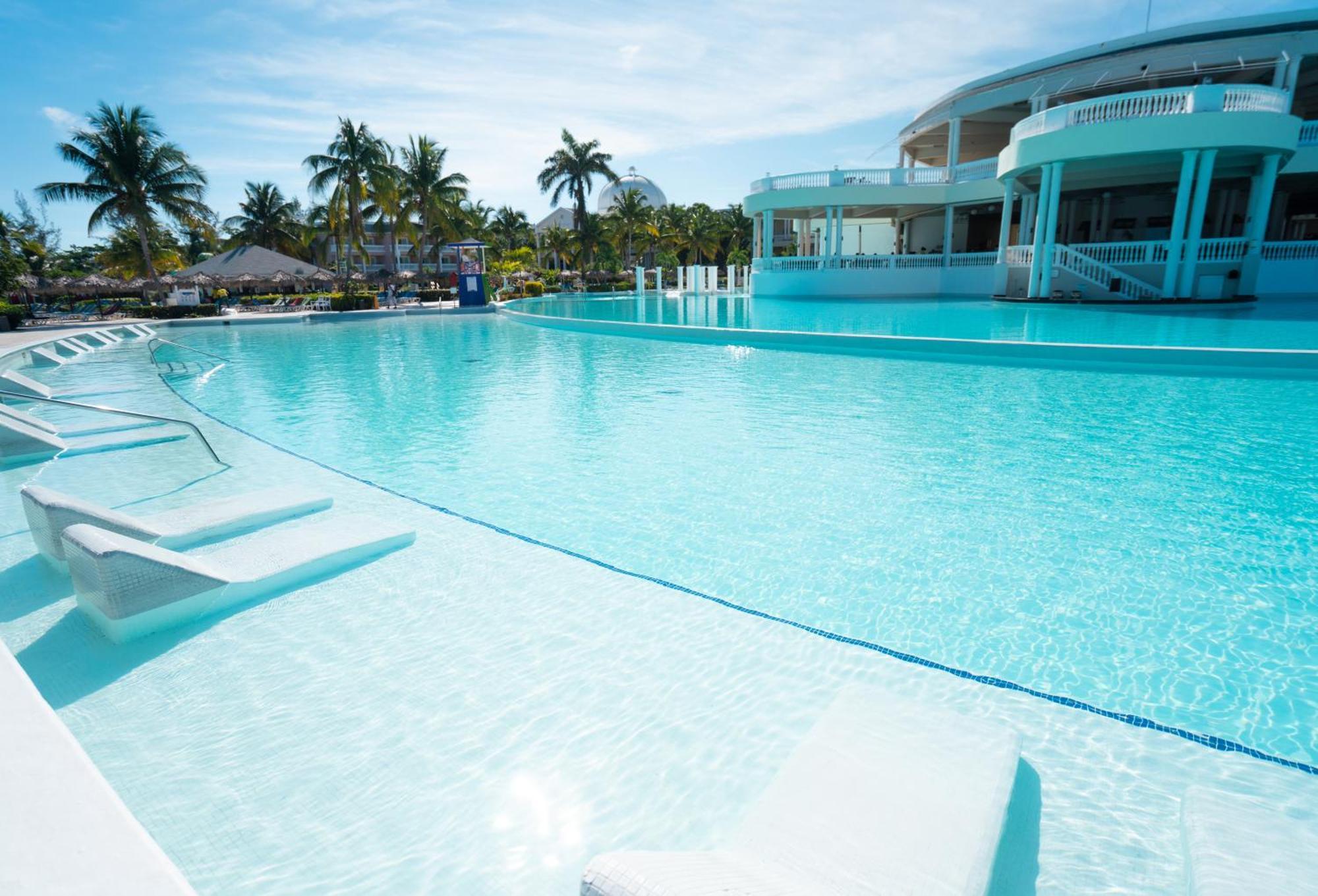 The Signature Level At Grand Palladium Lady Hamilton Resort & Spa Лусеа Экстерьер фото