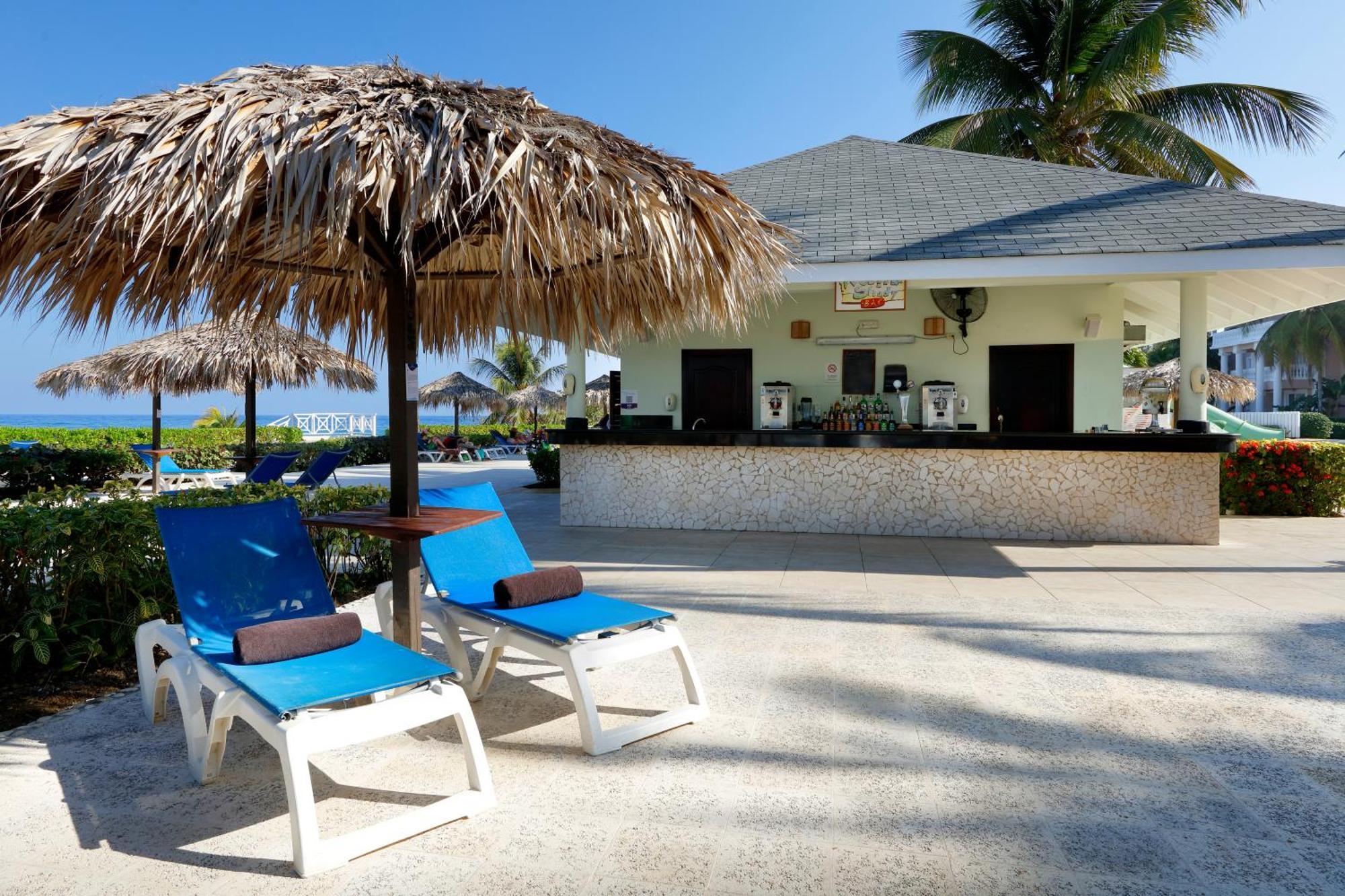 The Signature Level At Grand Palladium Lady Hamilton Resort & Spa Лусеа Экстерьер фото
