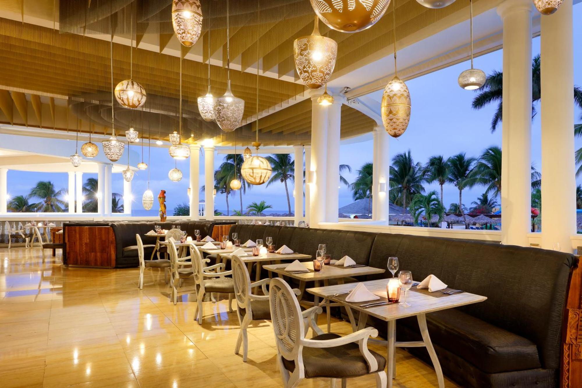 The Signature Level At Grand Palladium Lady Hamilton Resort & Spa Лусеа Экстерьер фото