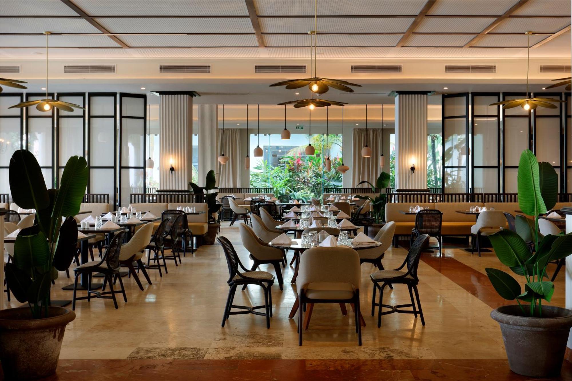 The Signature Level At Grand Palladium Lady Hamilton Resort & Spa Лусеа Экстерьер фото