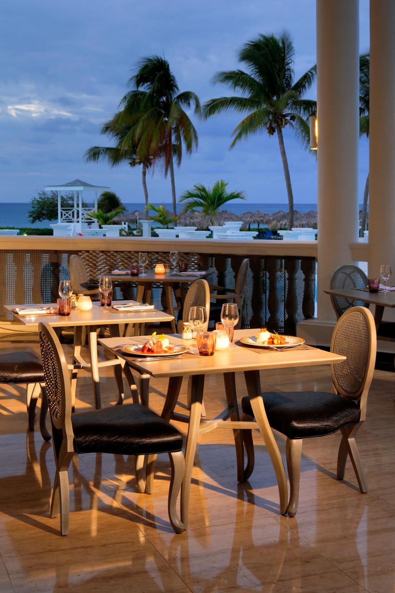 The Signature Level At Grand Palladium Lady Hamilton Resort & Spa Лусеа Экстерьер фото
