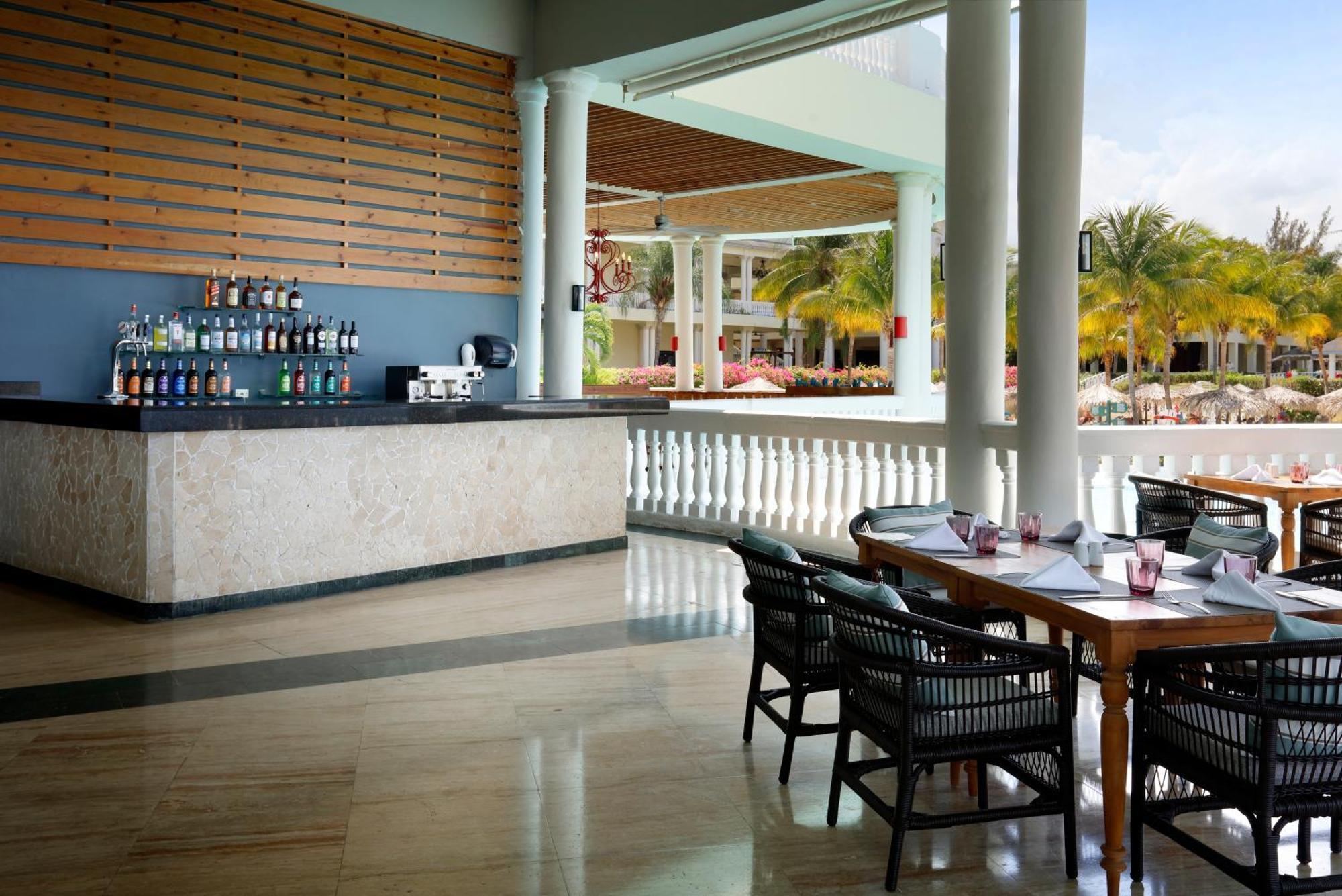 The Signature Level At Grand Palladium Lady Hamilton Resort & Spa Лусеа Экстерьер фото