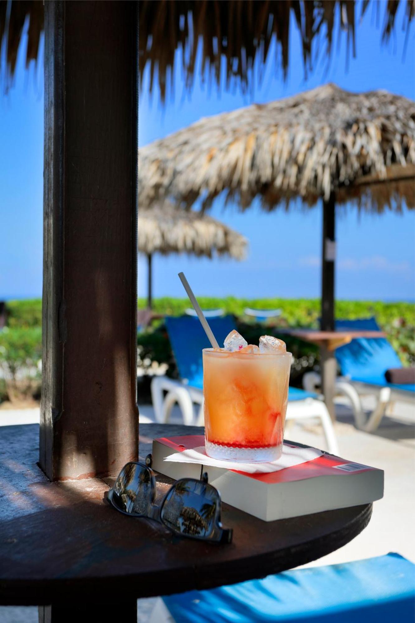 The Signature Level At Grand Palladium Lady Hamilton Resort & Spa Лусеа Экстерьер фото