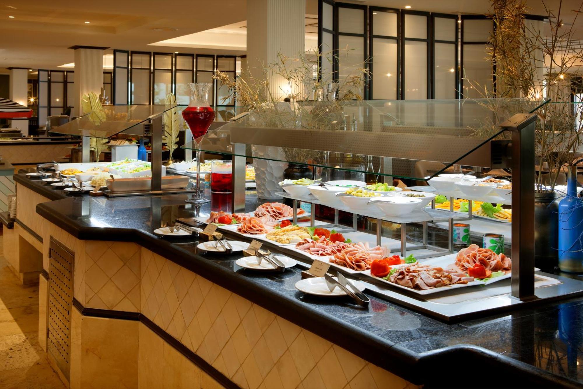 The Signature Level At Grand Palladium Lady Hamilton Resort & Spa Лусеа Экстерьер фото