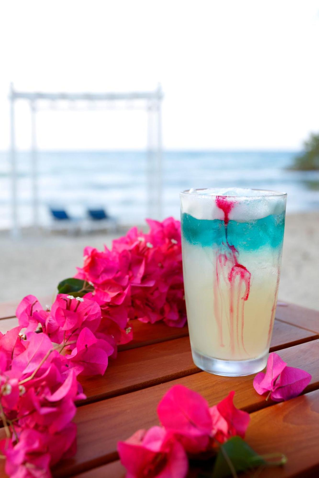 The Signature Level At Grand Palladium Lady Hamilton Resort & Spa Лусеа Экстерьер фото