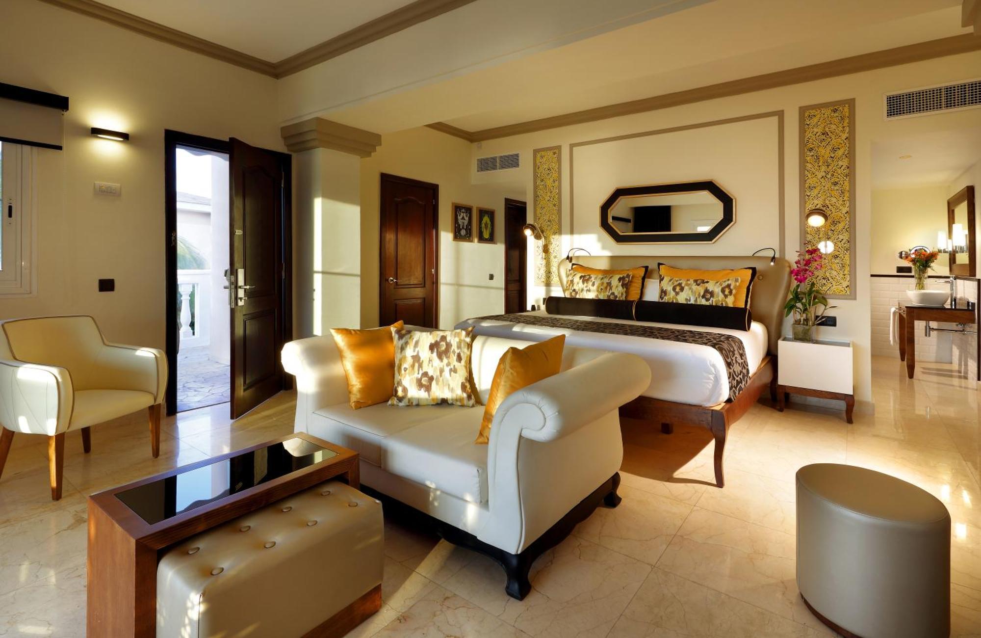 The Signature Level At Grand Palladium Lady Hamilton Resort & Spa Лусеа Экстерьер фото