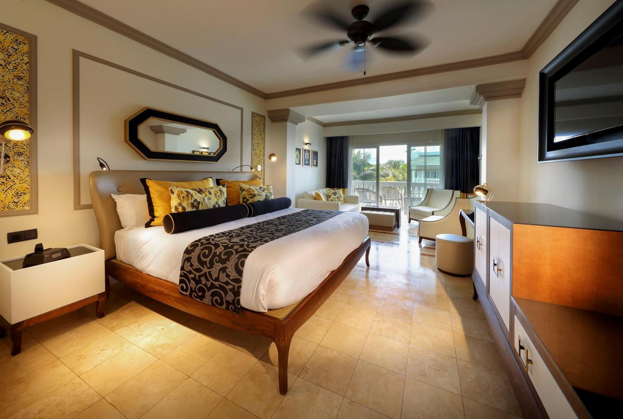 The Signature Level At Grand Palladium Lady Hamilton Resort & Spa Лусеа Экстерьер фото